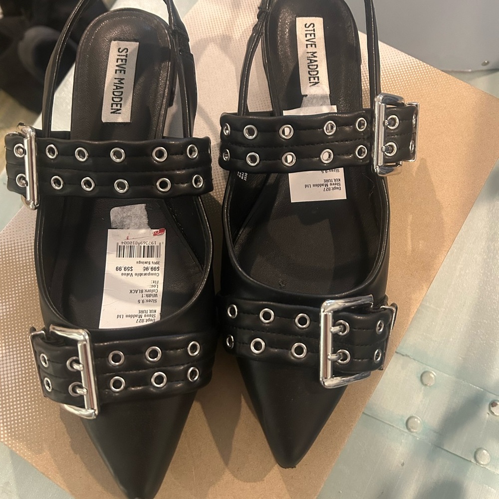 Steve Madden Black Buckle Flats